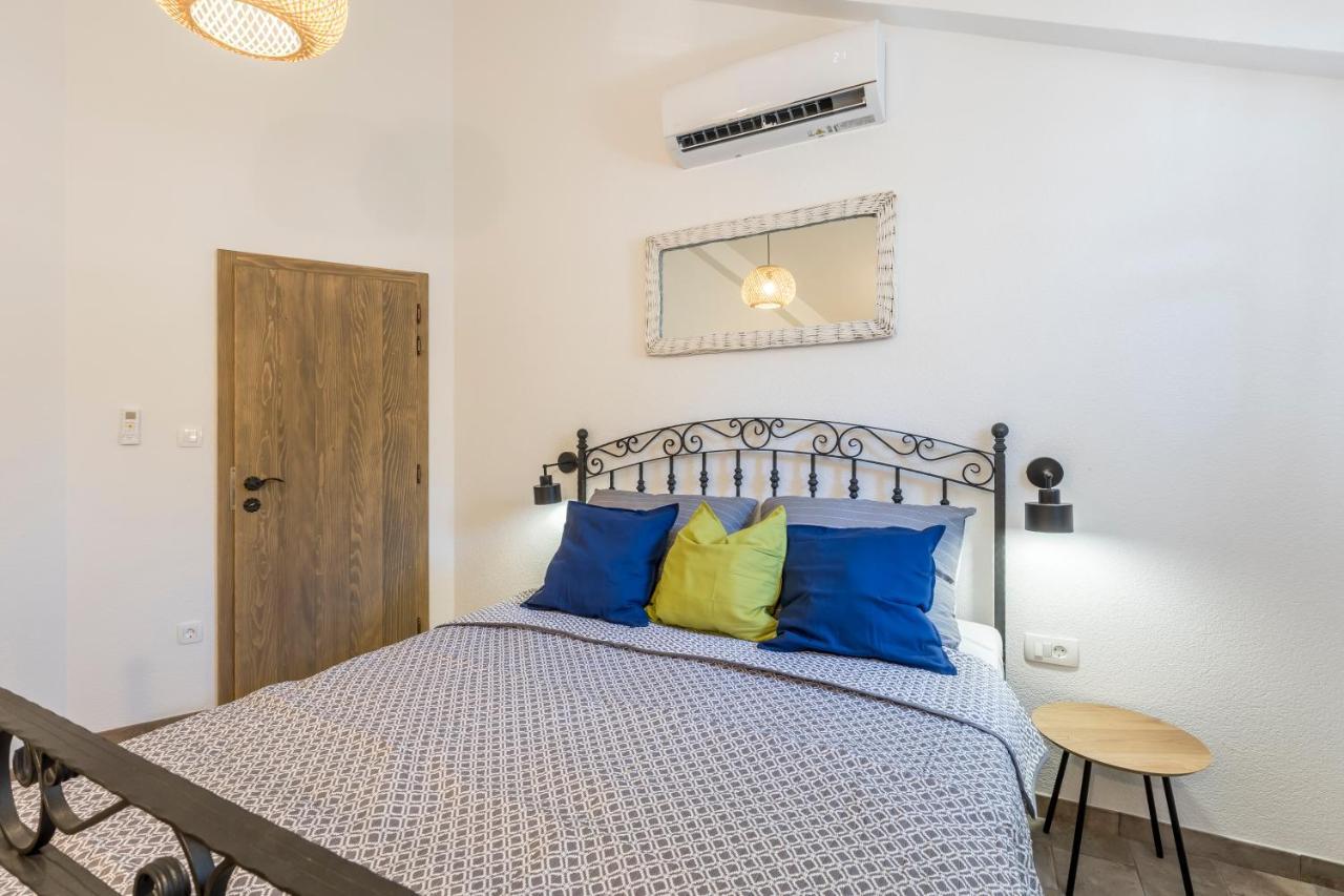 Island Getaway - Heritage House Mirca  Экстерьер фото
